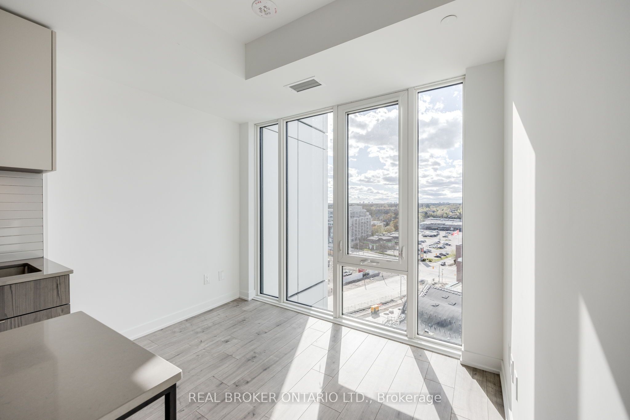 Additional image 6 of 1117-220 Missinnihe Way, Mississauga, ON, L5H 0A9