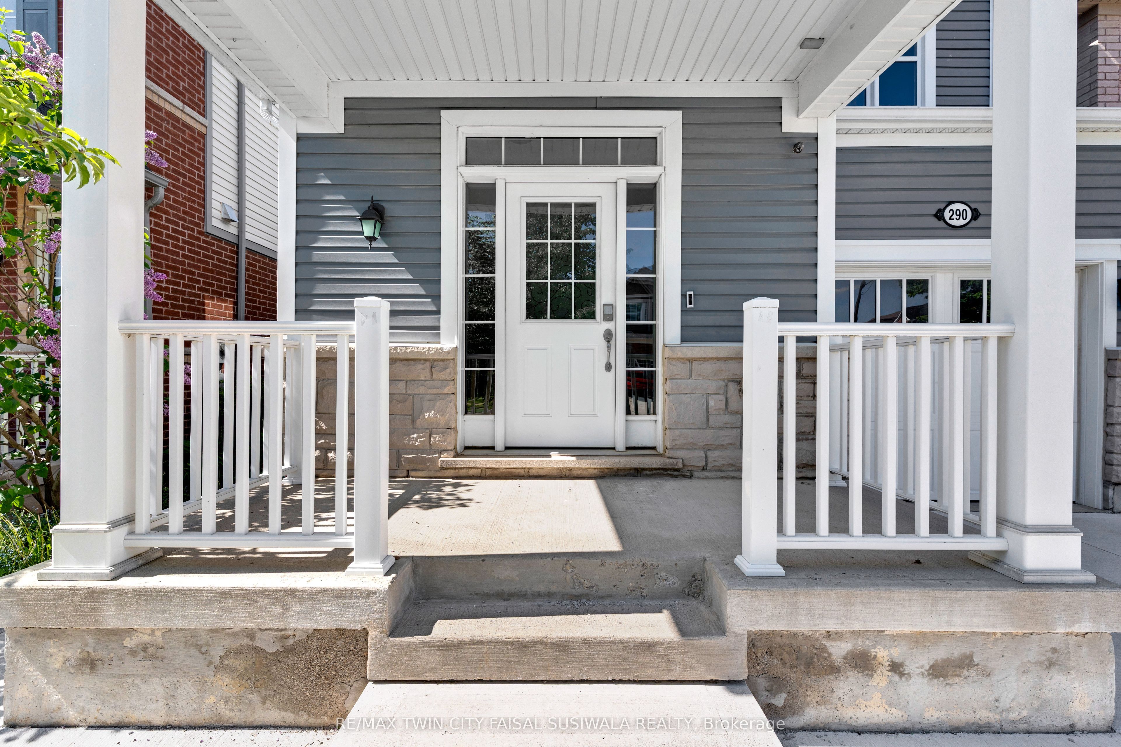 290 Apple Hill Crescent, Kitchener, ON, N2R 0E5 photo 2