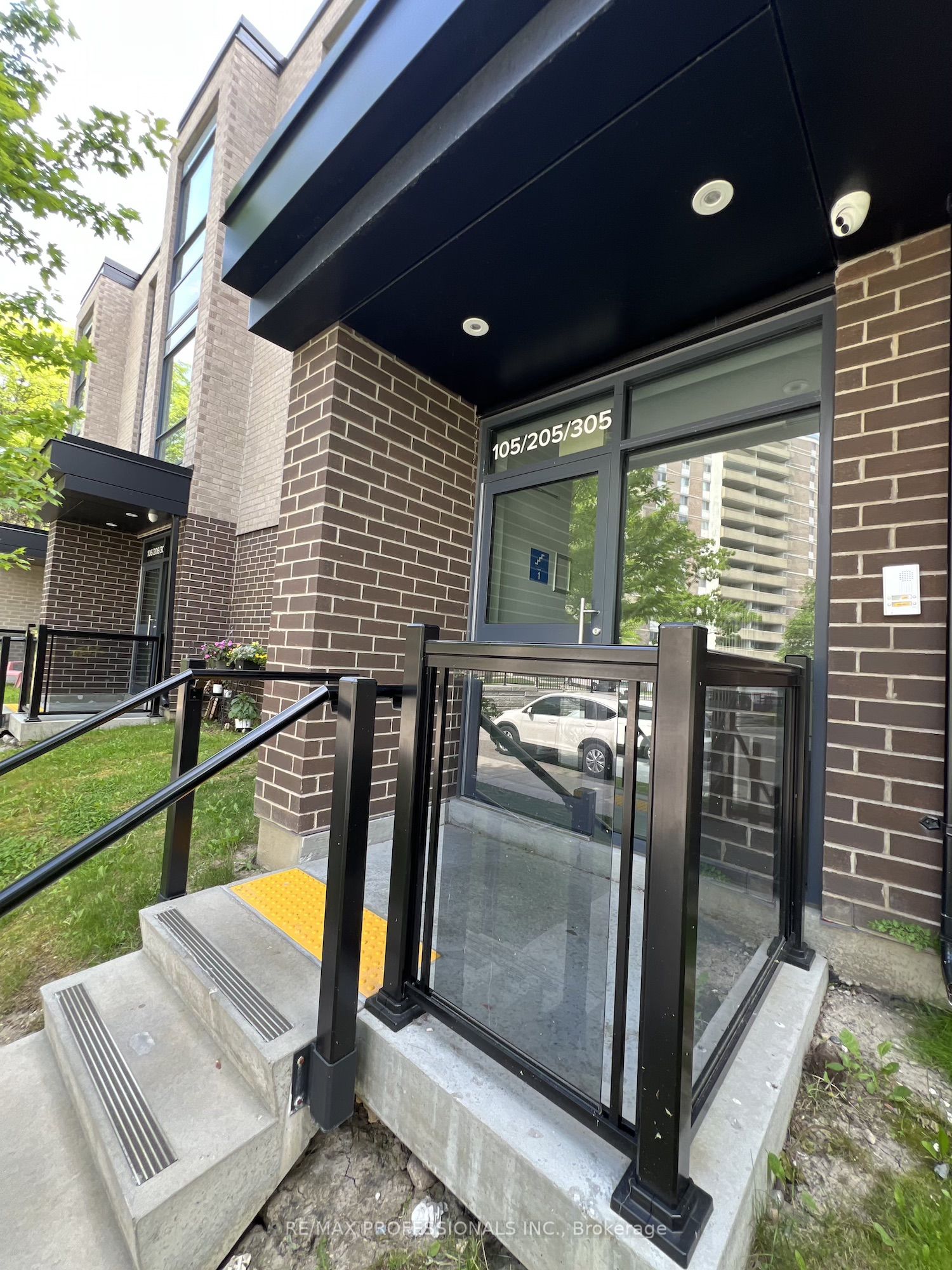 305-37 Antrim Crescent, Toronto, ON, M1P 0E8 photo 2