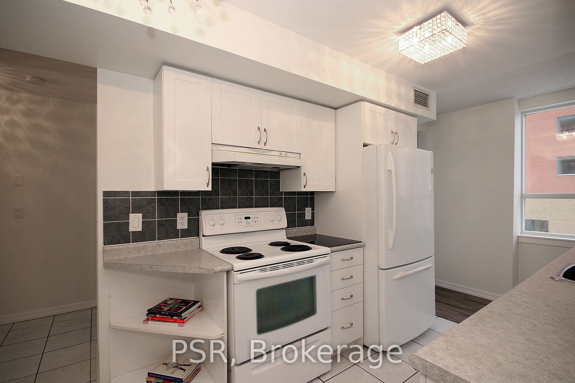 404-4 Elsinore Path, Toronto, ON, M8V 4G7 photo 4