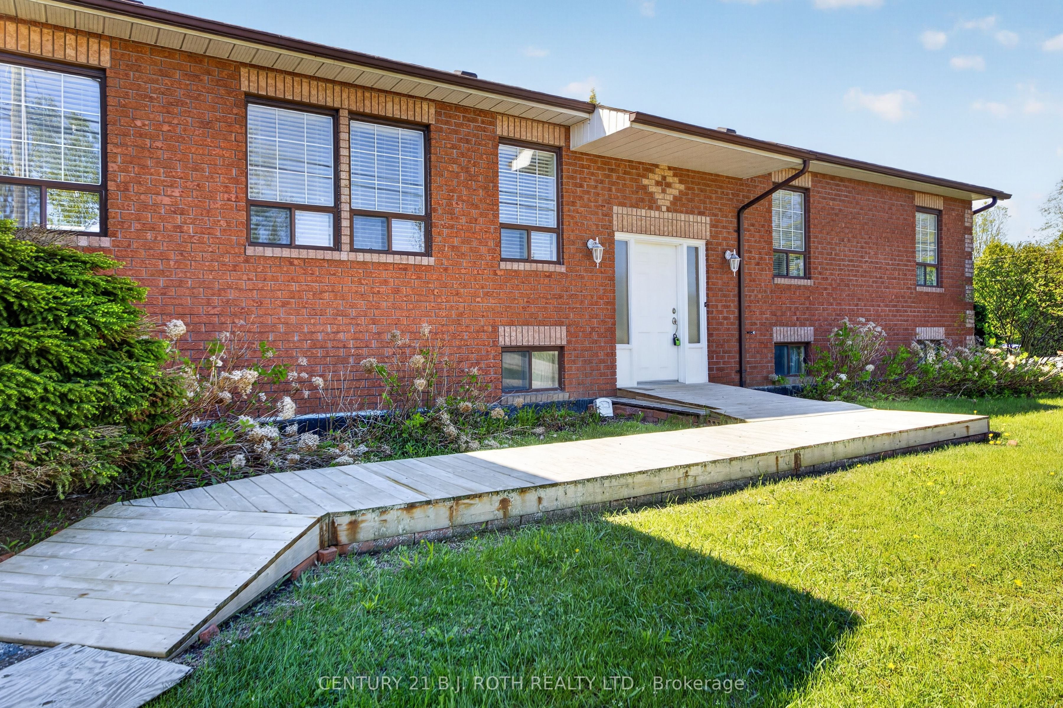 909 Lebanon Drive, Innisfil, ON, L9S 2B9 photo 5