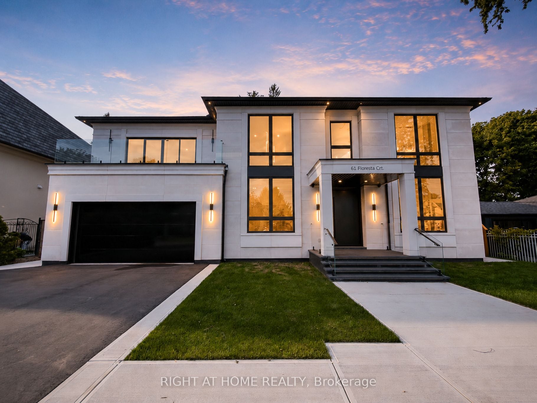 61 Floresta Court, Hamilton, ON, L9G 1R6