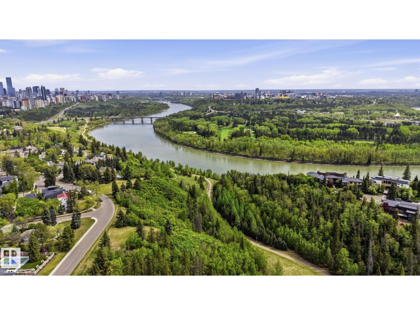13838 Ravine Drive NW, Edmonton, AB, T5N3M1 photo 3