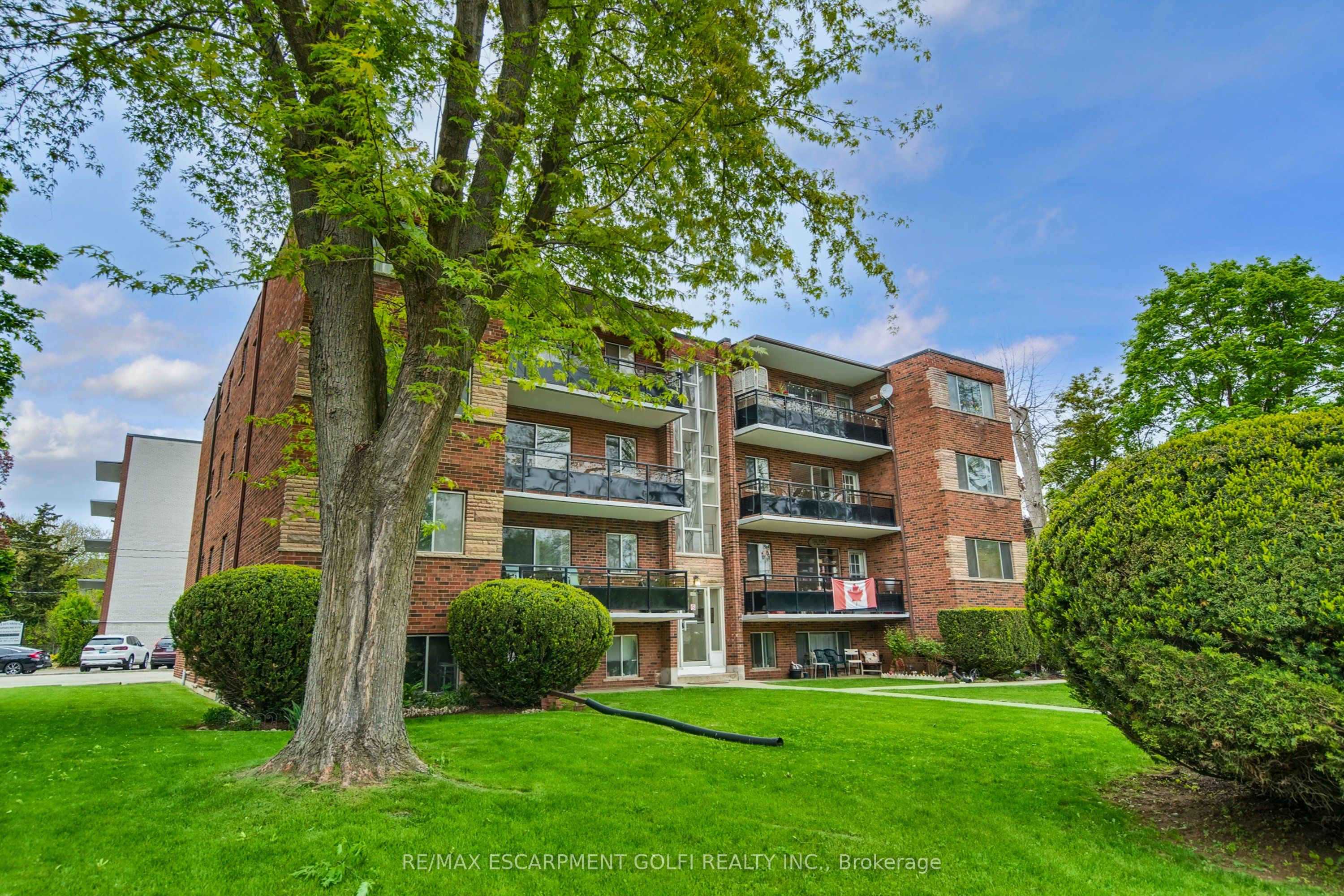 9-2433 First Street, Burlington, ON, L7R 1C7 photo 3