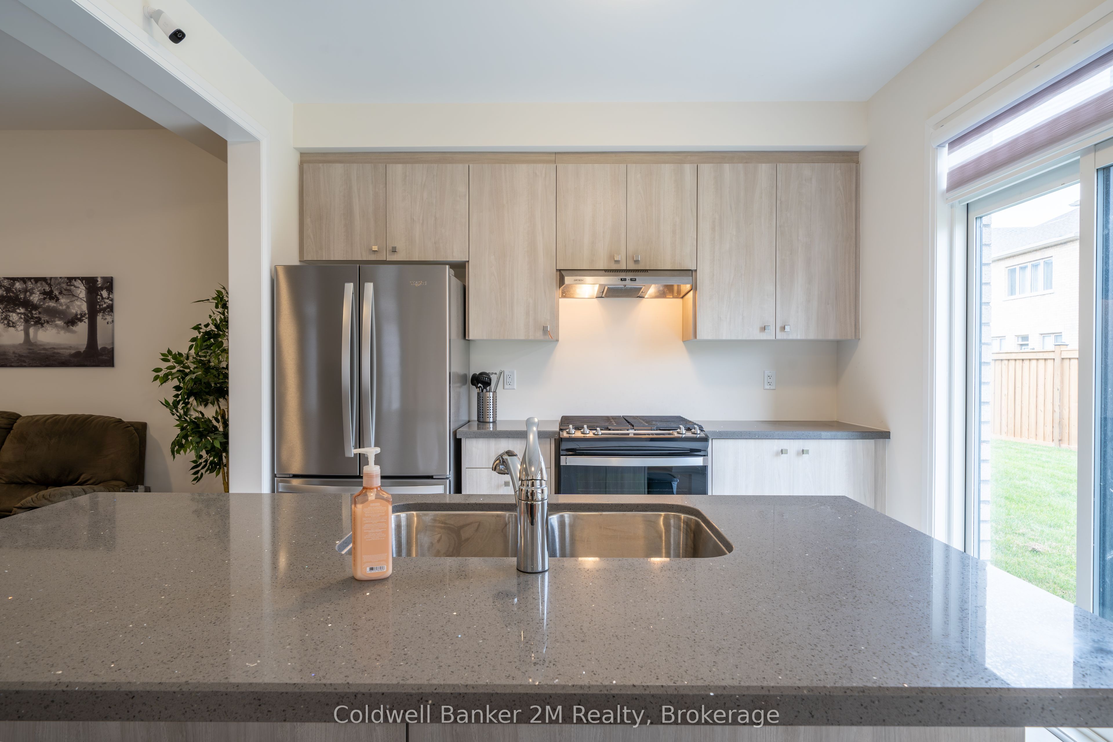 Additional image 2 of 136 Ogston Crescent, Whitby, ON, L1P 0H3