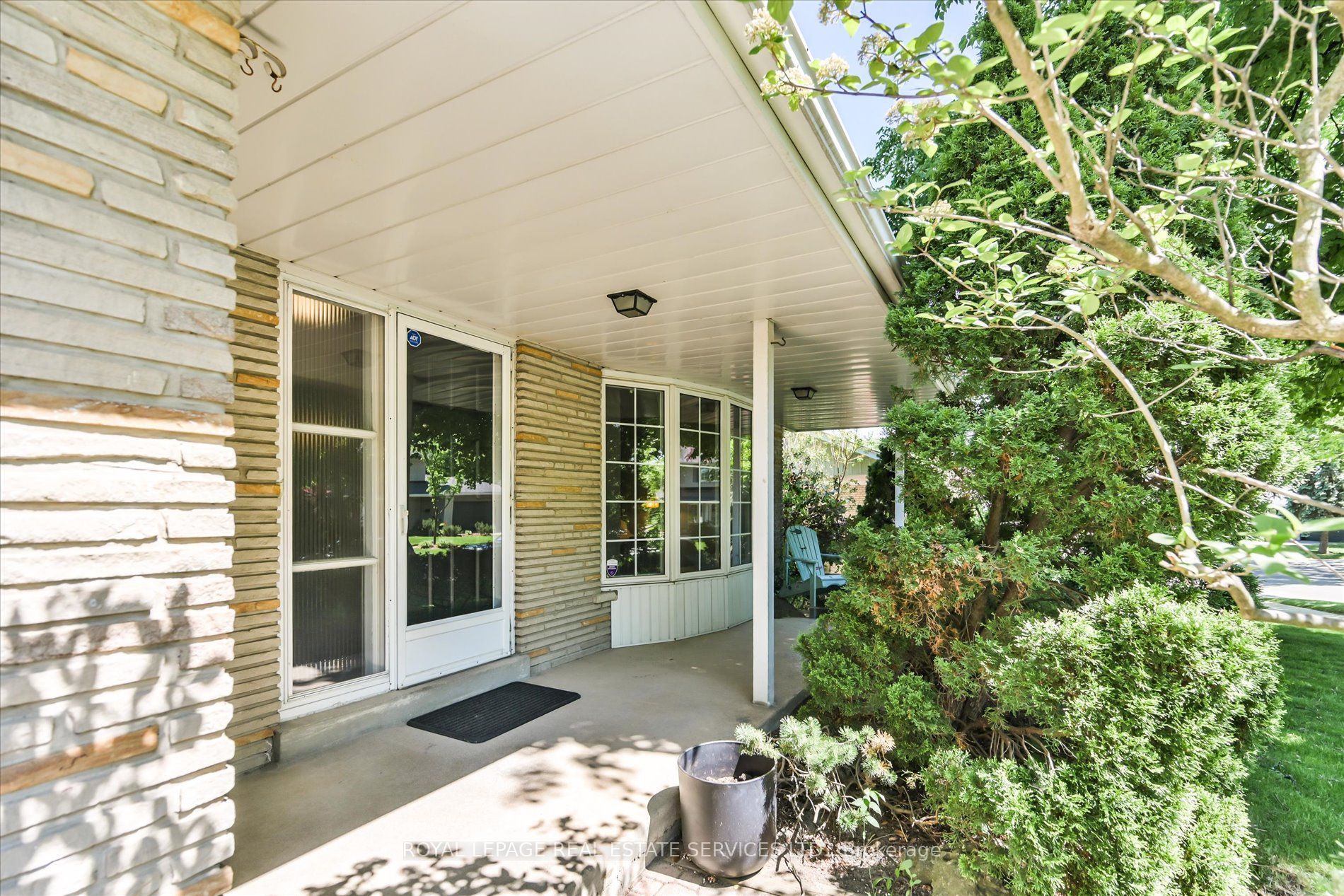 Additional image 3 of 49 Pettit Drive, Toronto, ON, M9R 2W6