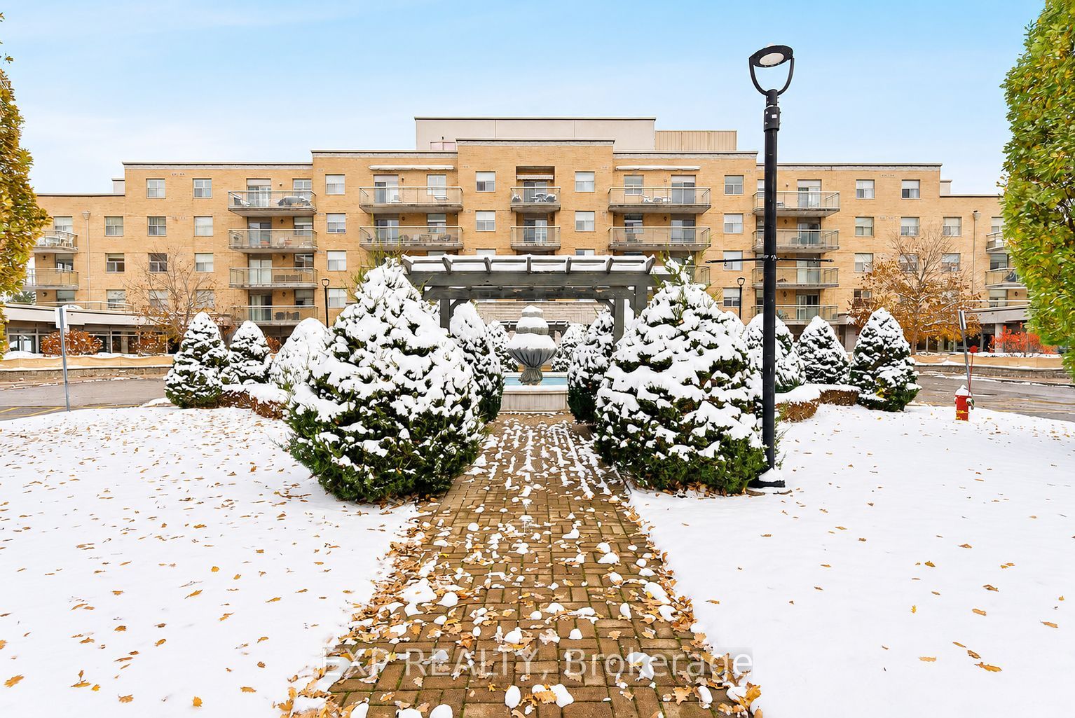 210-2506 Rutherford Road, Vaughan, ON, L4K 5N4 photo 4