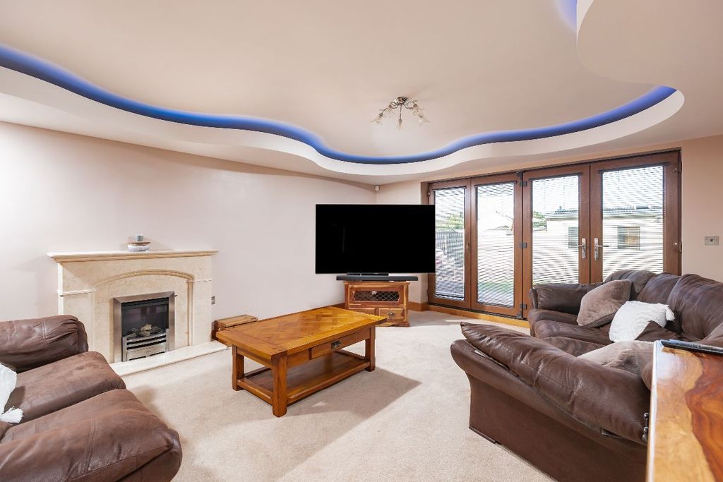 4 bed bungalow for saleCoxes Lane, Ramsgate CT12 photo 4