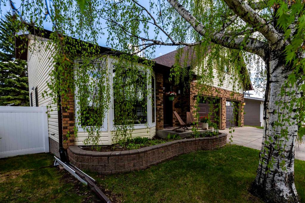19 Maxwell Avenue, Red Deer, AB, T4R 1P3 photo 2