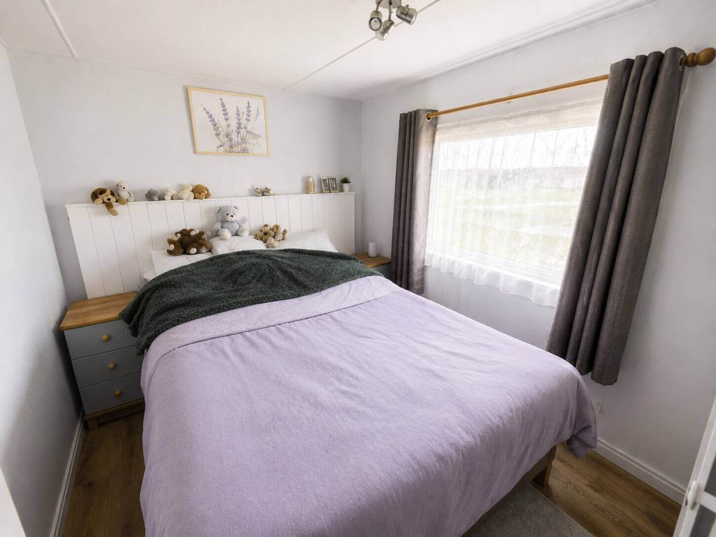 Additional image 8 of 1 bed houseboat for saleKnight Road, Rochester ME2