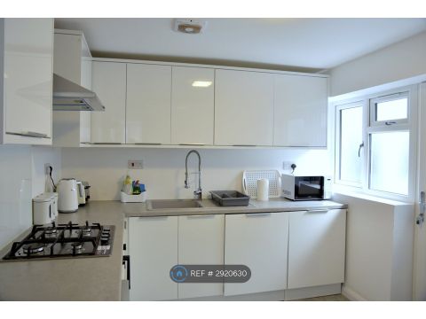 Lindrick Drive, Leicester LE5