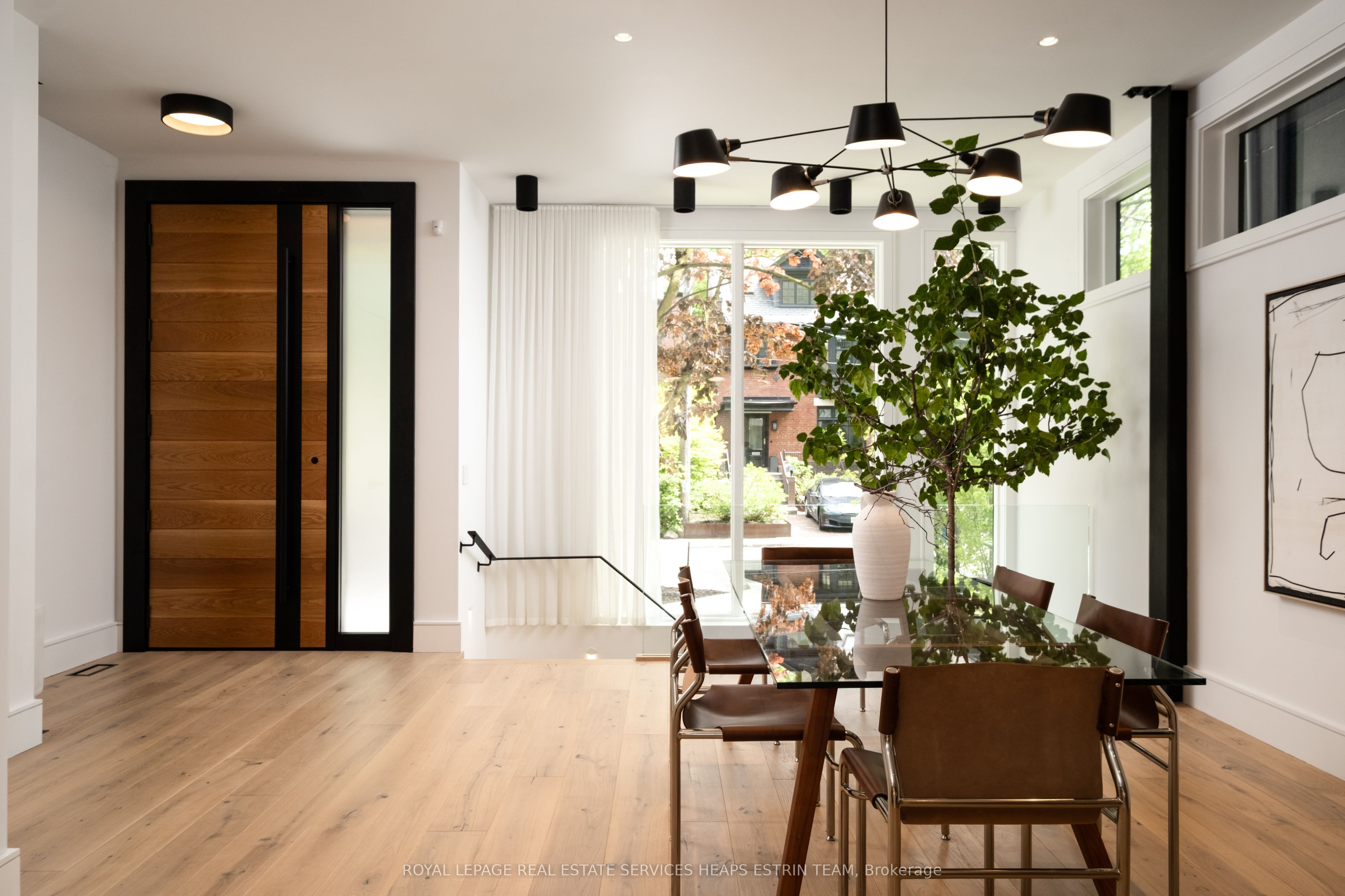18 Gormley Avenue, Toronto, ON, M4V 1Y8 photo 3