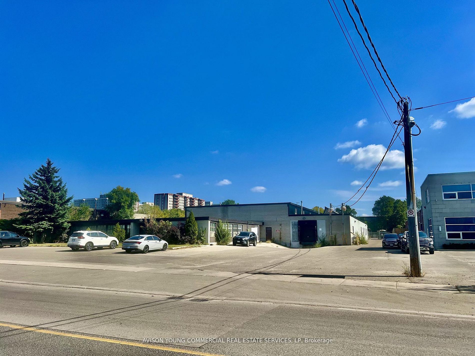 5 Sheffield Street, Toronto, ON, M6M 3E5
