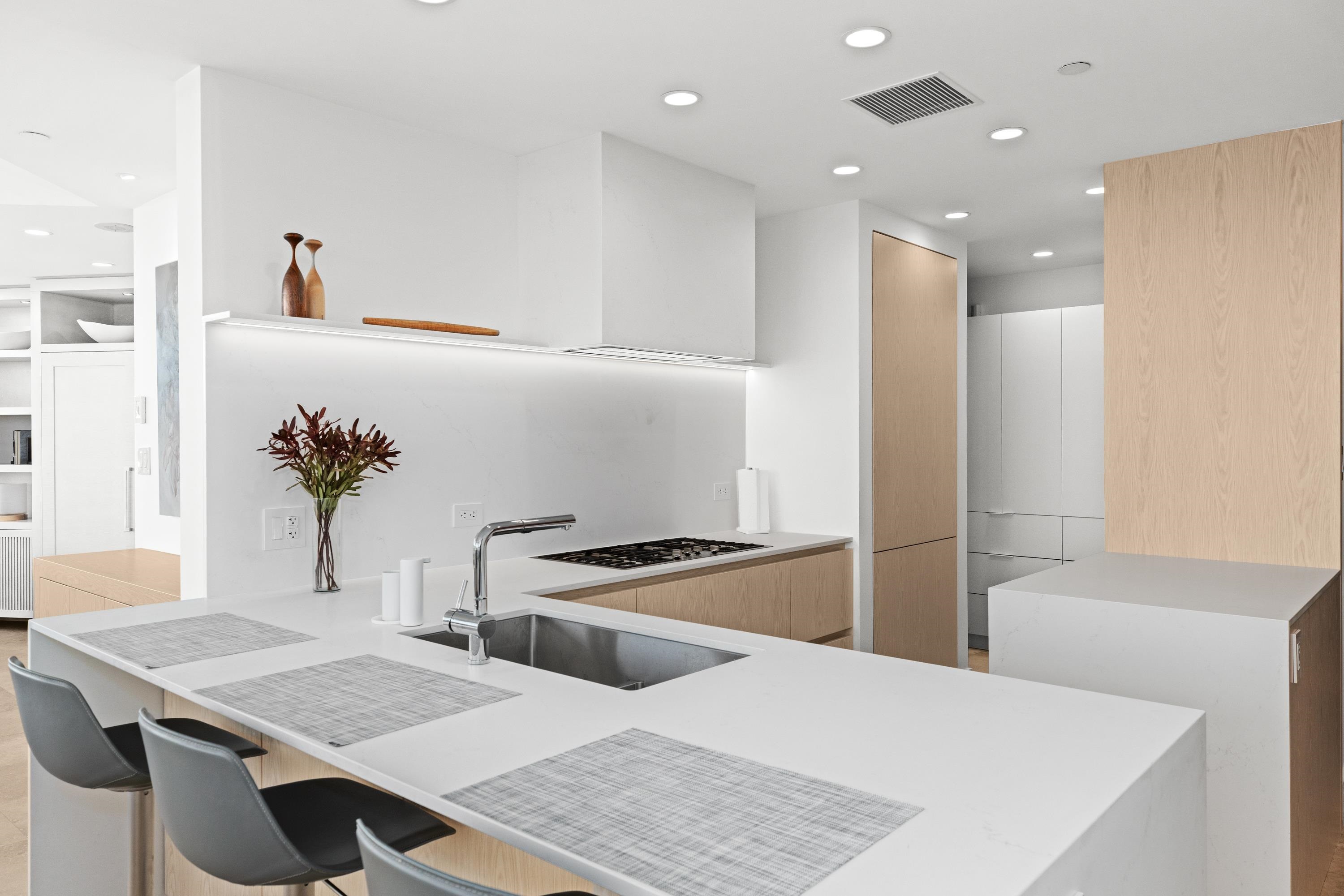 701-628 Kinghorne Mews, Vancouver, BC, V6Z 3H6 photo 2
