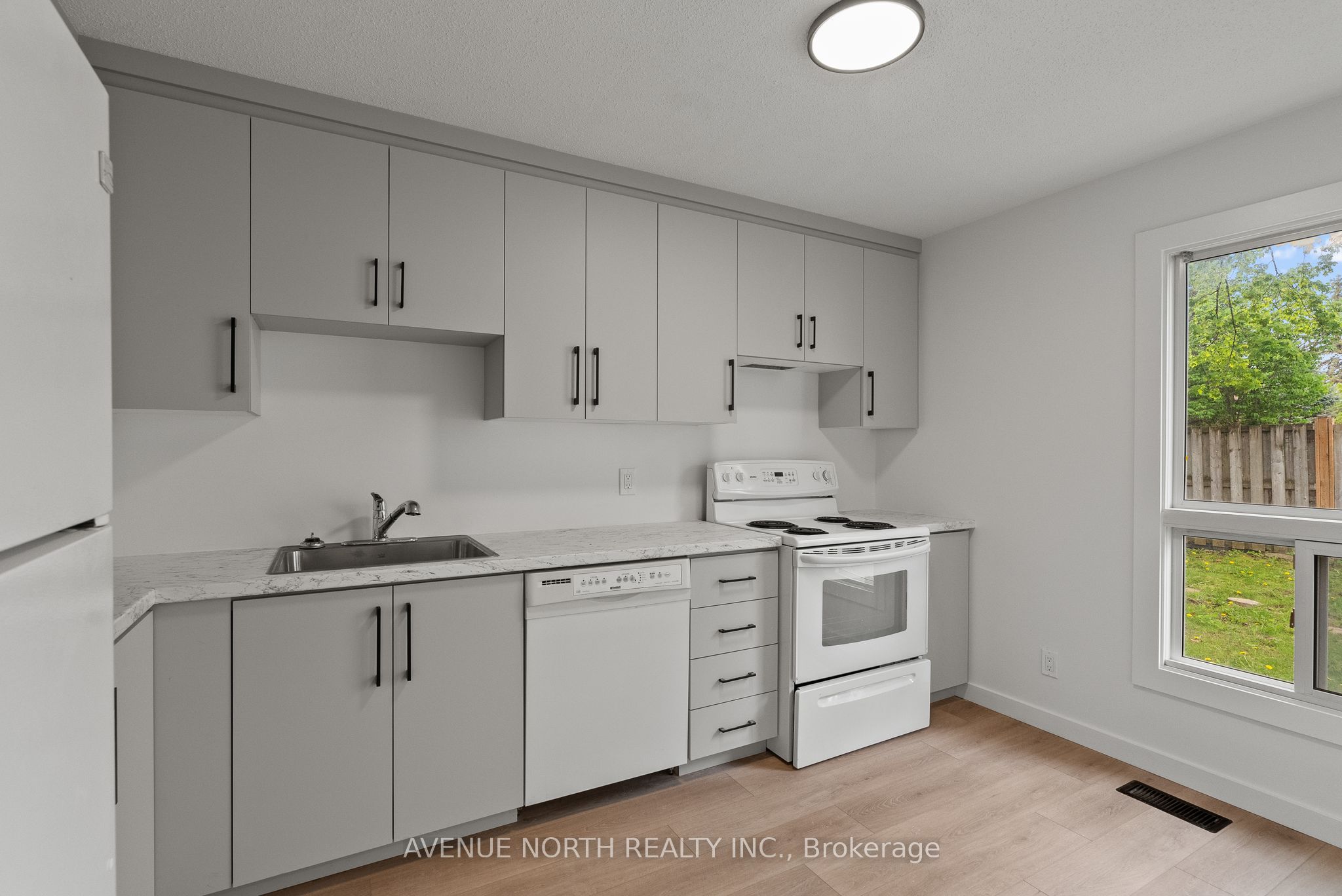 1408 Ballard Crescent, Ottawa, ON, K1B 4Y0 photo 5