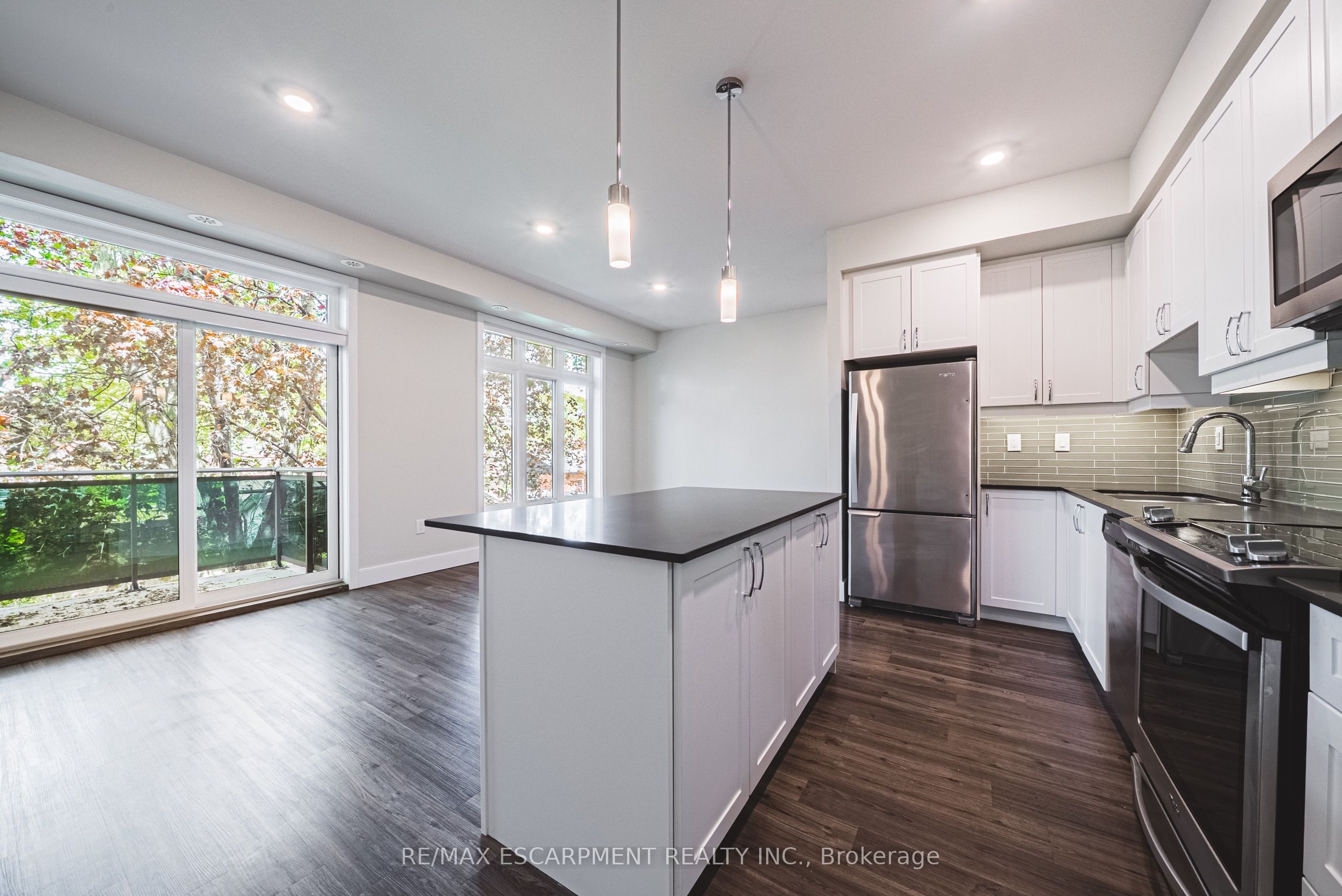 Additional image 2 of 209-2061 Prospect Street, Burlington, ON, L7R 1Z2