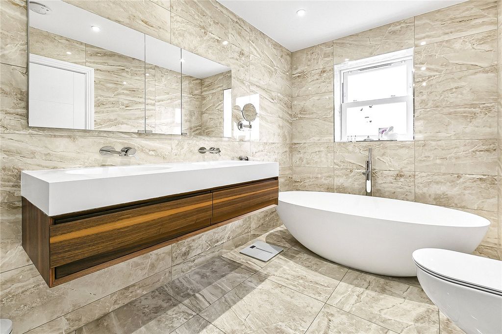 Additional image 18 of 5 bed detached house for saleAldenham Avenue, Radlett, Hertfordshire WD7