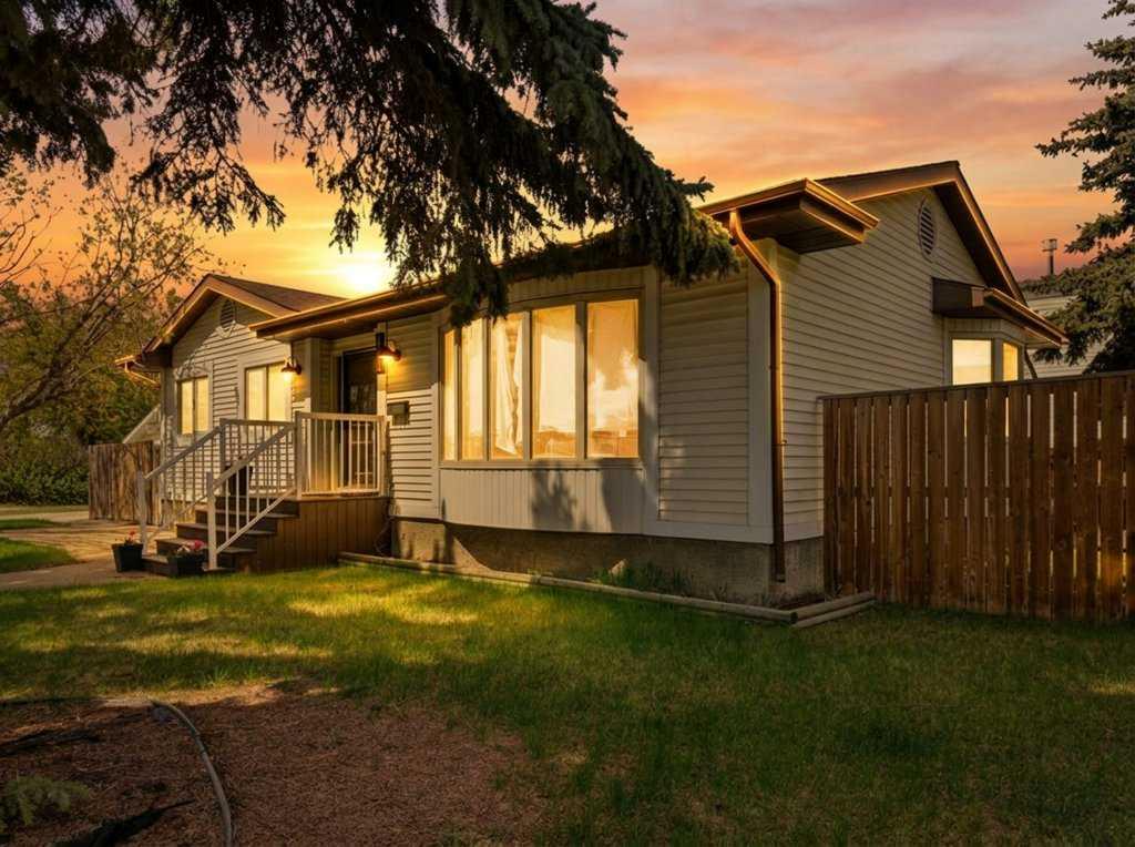 124 Martin Close, Red Deer, AB, T4R 1R8