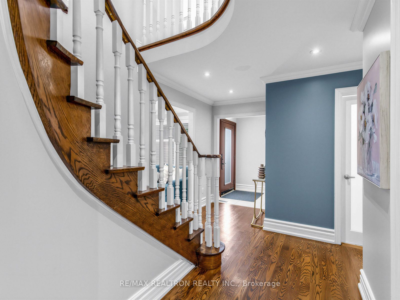 128 Embassy Drive, Vaughan, ON, L4L 4Z8 photo 4
