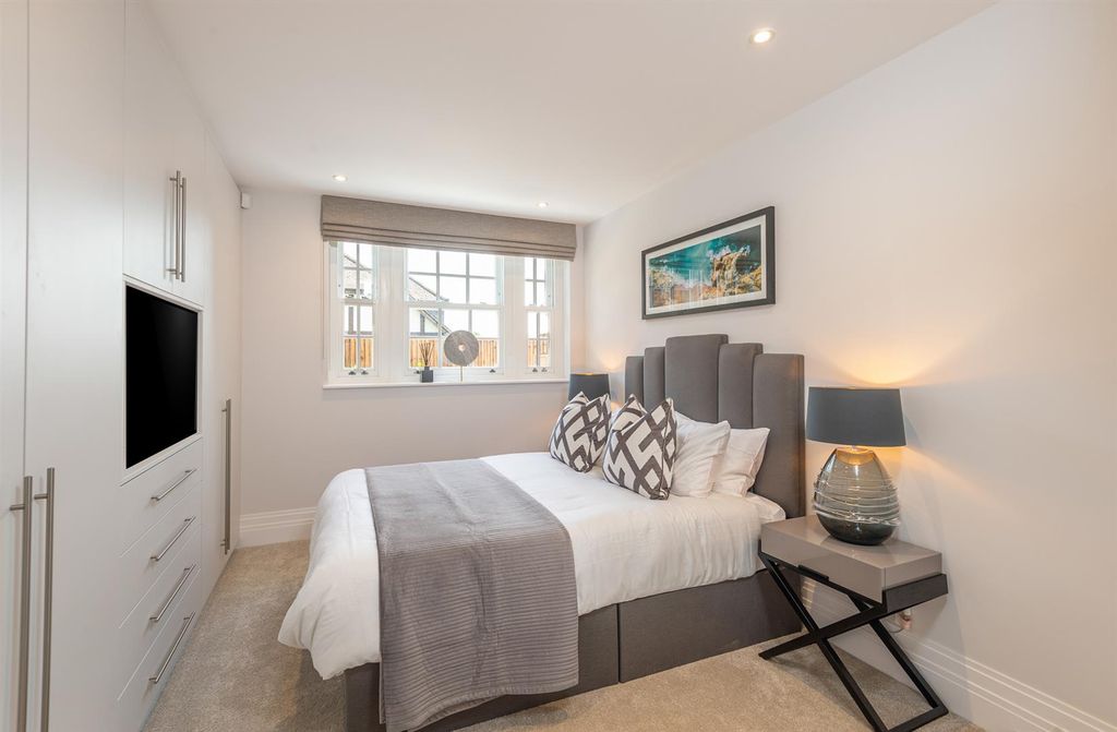 Additional image 11 of 2 bed flat for saleWatford Road, Radlett WD7