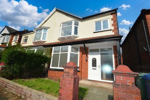 Sedgley Avenue, Prestwich M25