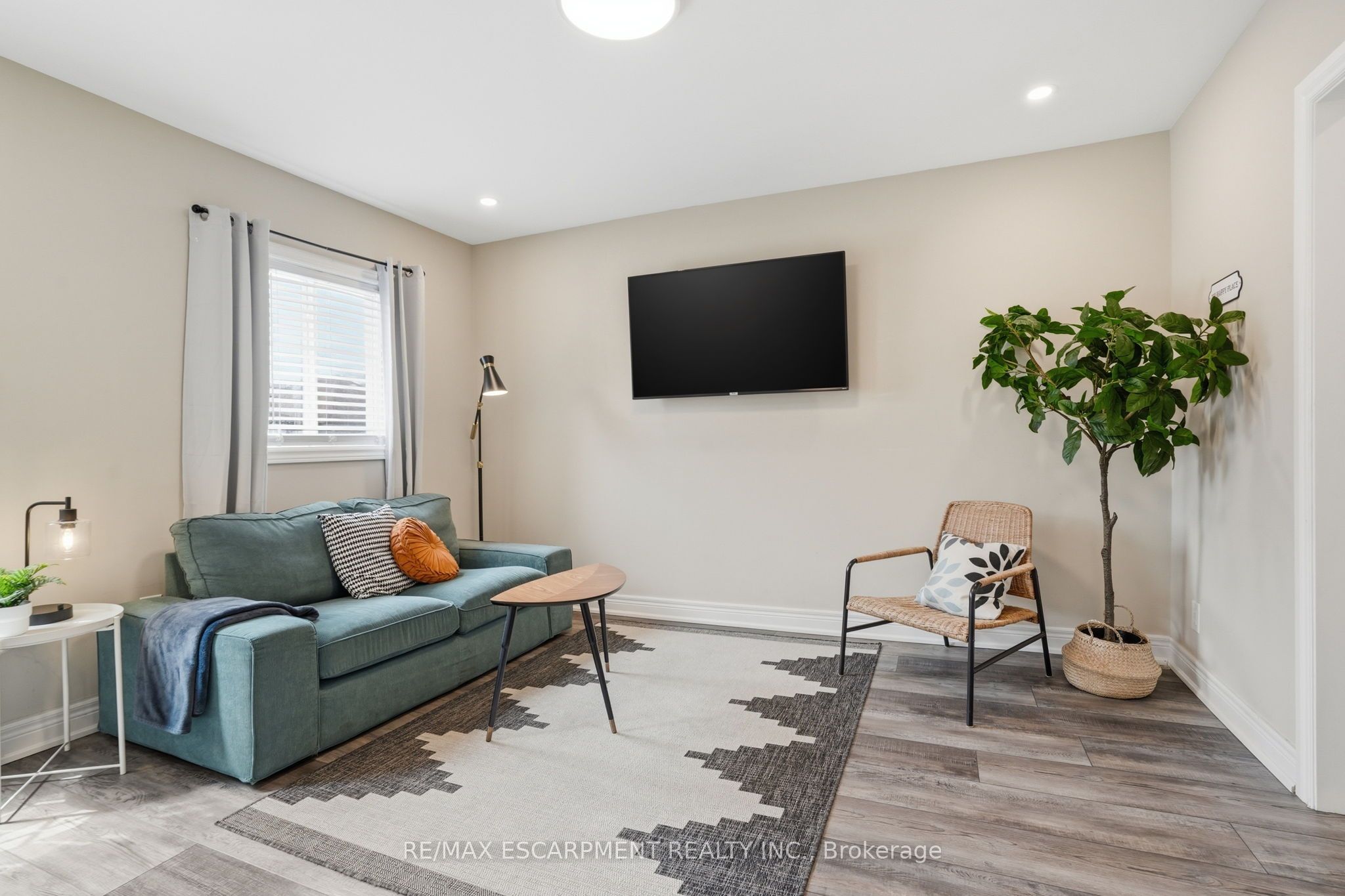 390 Hunter Street W, Hamilton, ON, L8P 1S9 photo 3