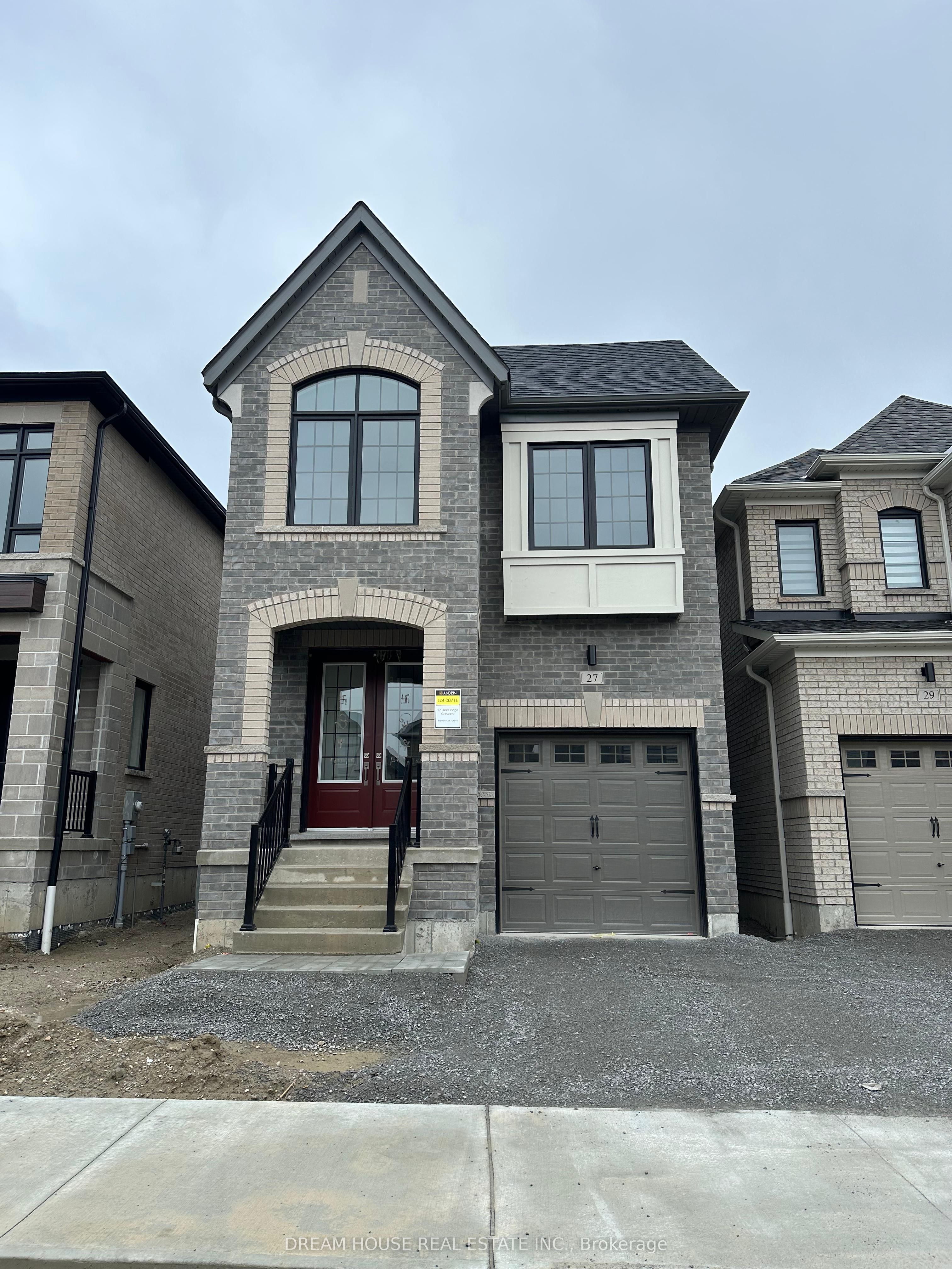 Main-27 Deer Ridge Crescent, Whitby, ON, L1P 0P3