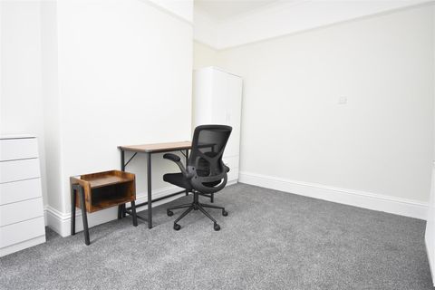 Claremont Terrace, York YO31, Room to rent