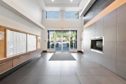 Additional image 8 of 215-13555 Gateway Drive, Surrey, BC, V3T 0B5
