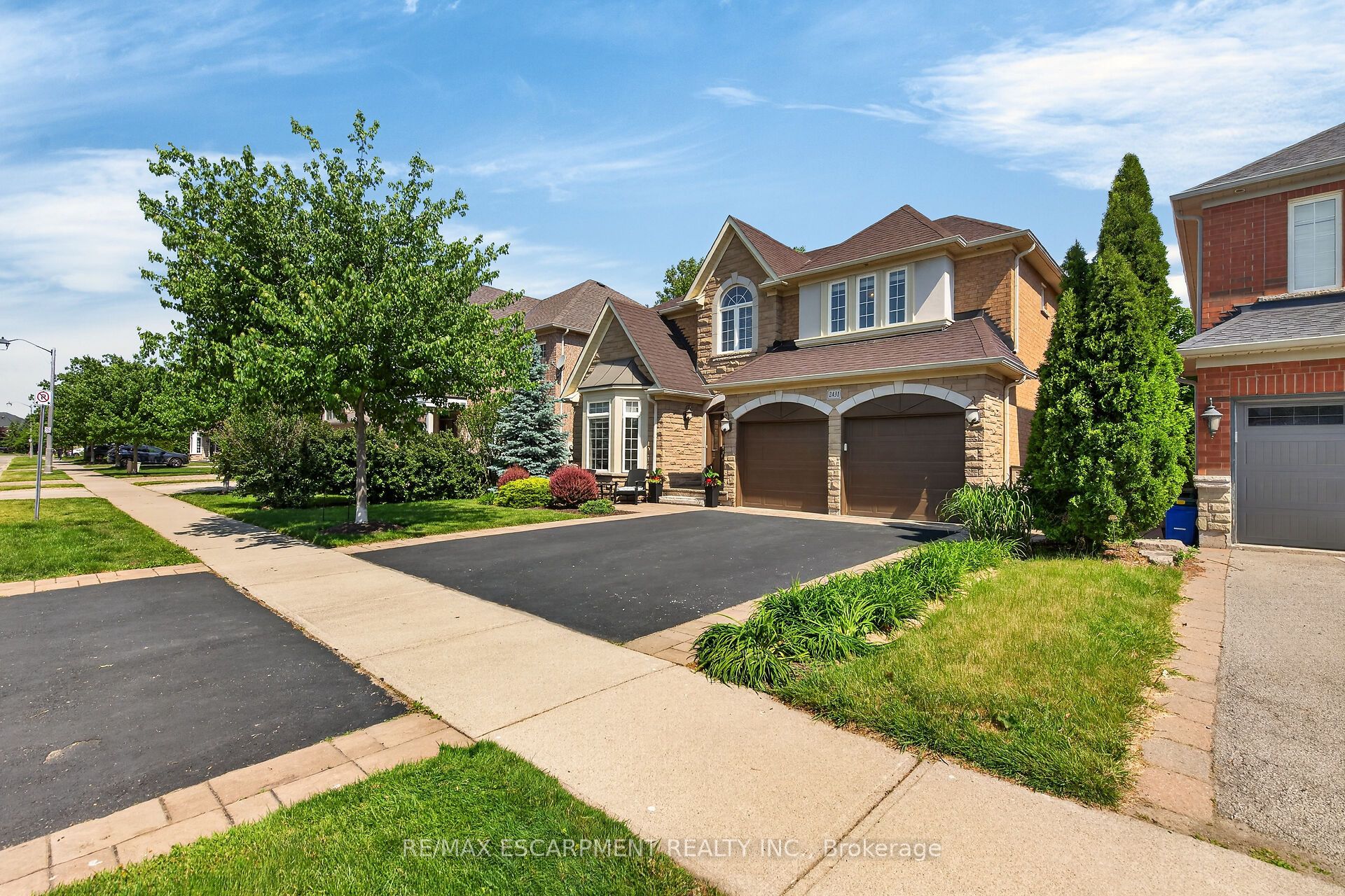 2431 Castlebrook Road, Oakville, ON, L6M 4Z2 photo 2