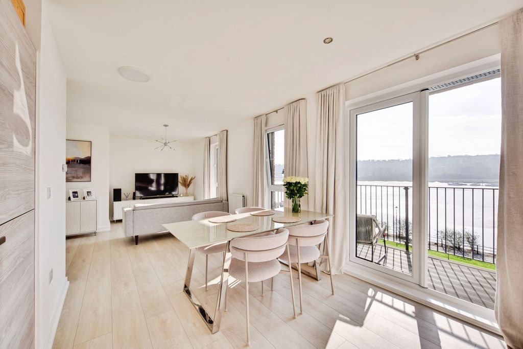 Additional image 6 of 2 bed flat for sale1 Knights Templar Way, Rochester ME2