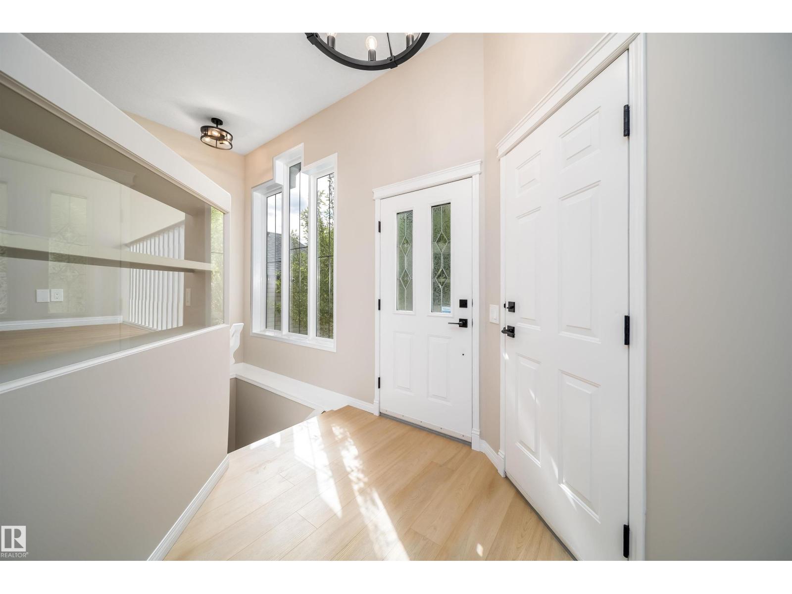 1212 Ormsby Lane NW, Edmonton, AB, T5T6R2 photo 4