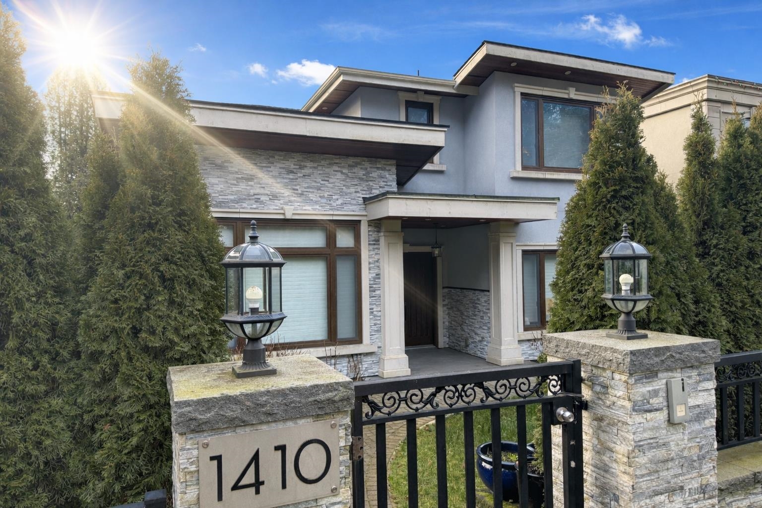 1410 Mathers Avenue, West Vancouver, BC, V7T 2G7