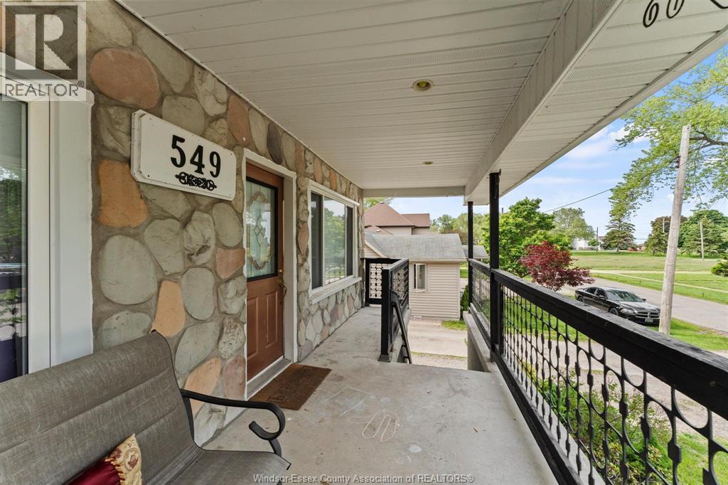 549 Clover , Windsor, ON, N8P1C5 photo 3