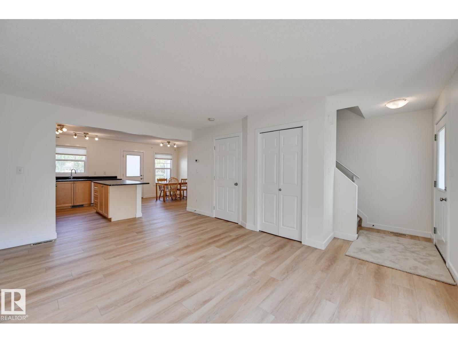 38-6032 38 Avenue NW, Edmonton, AB, T6L0A4 photo 2