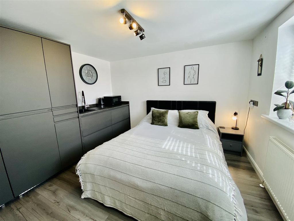 Additional image 18 of 5 bed town house for saleVictoria Parade, Pwllheli LL53