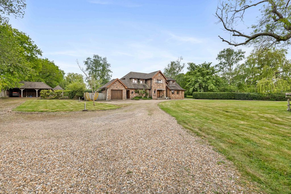 Additional image 5 of 5 bed detached house for saleRef: Gk - Lodge Lane, Redhill RH1
