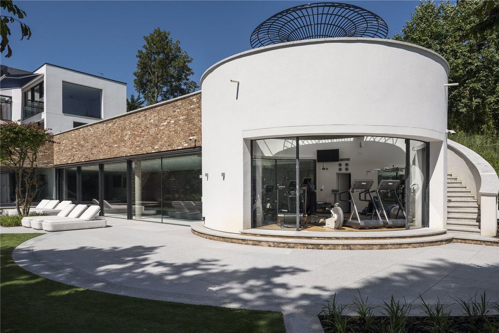 Additional image 9 of 7 bed detached house for saleThe Warren, Radlett, Hertfordshire WD7