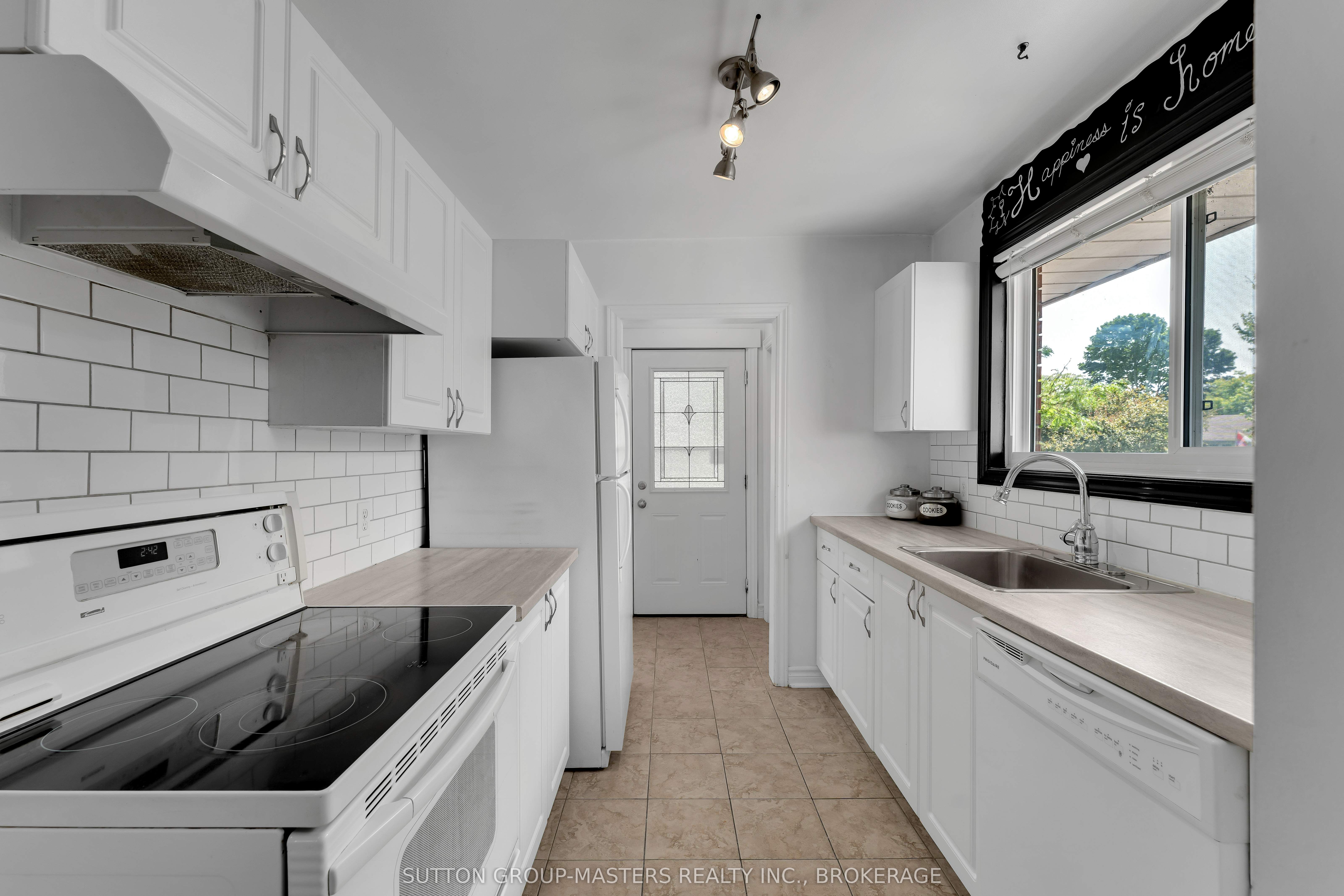 40 Crescent Drive, Kingston, ON, K7M 4J5 photo 5