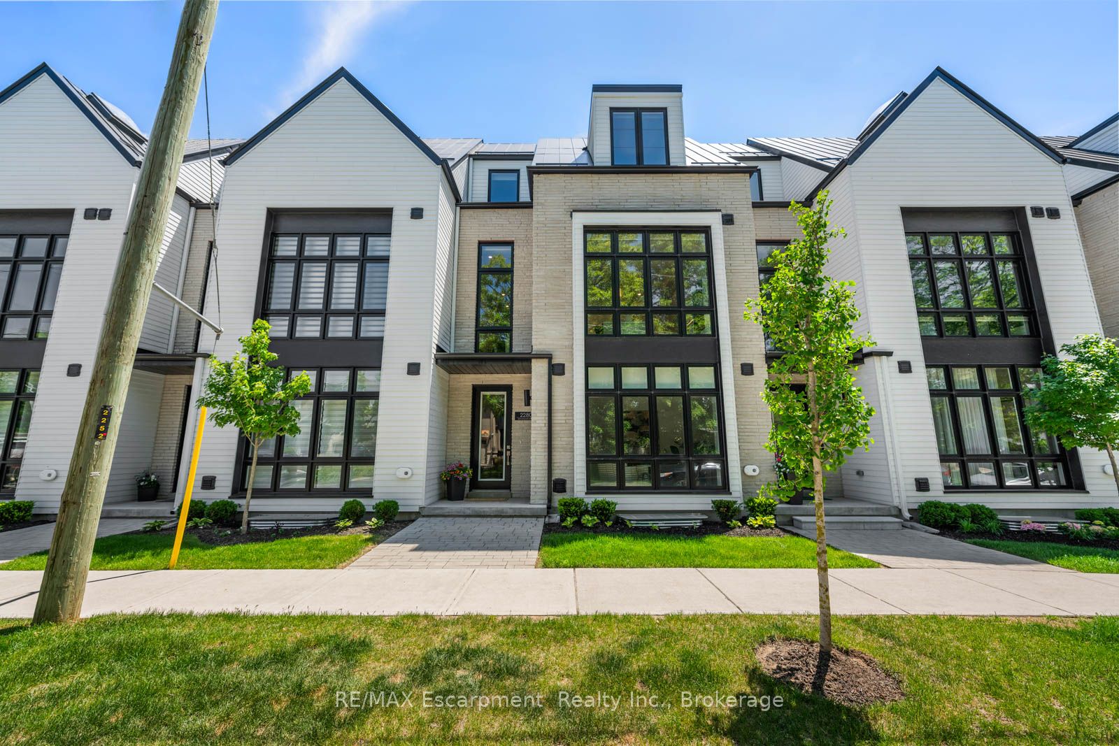 Additional image 2 of 2280 Sovereign Street, Oakville, ON, L6L 0H9