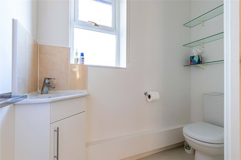 Additional image 11 of 2 bed flat for saleWatling Street, Radlett, Hertfordshire WD7