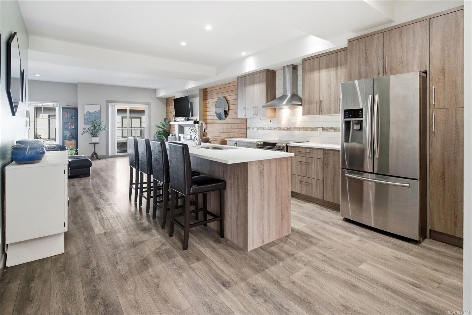 #103-687 Strandlund Avenue, Langford, BC, V9B 3G2 photo 2