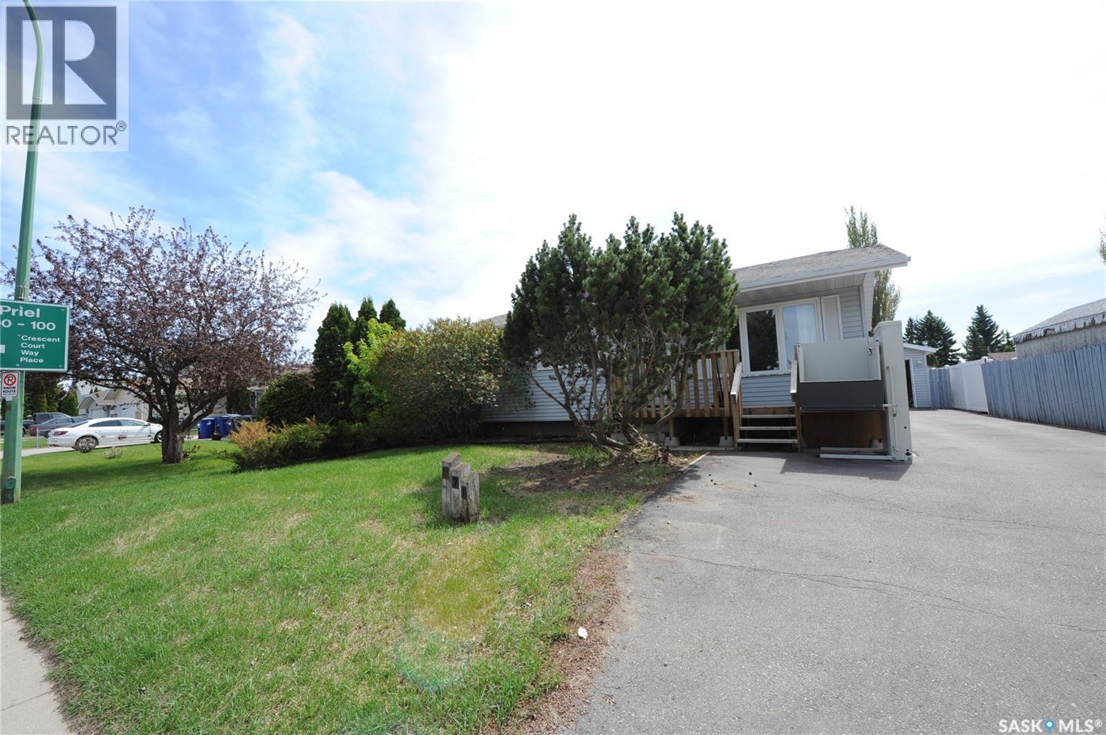 571 Pendygrasse Road, Saskatoon, SK, S7M5P6
