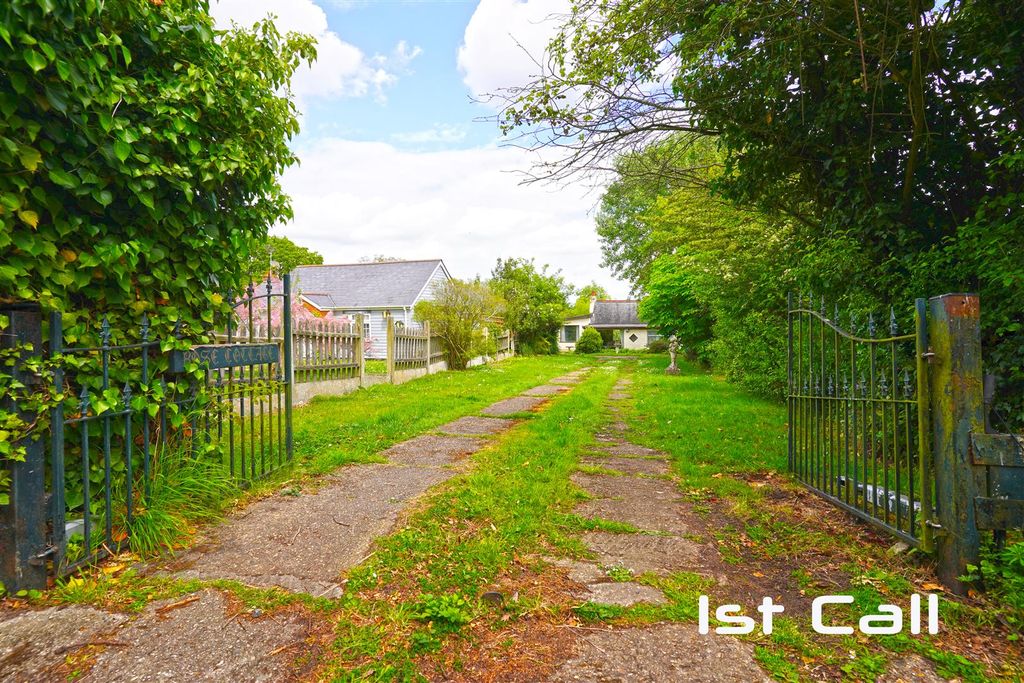 Additional image 2 of 2 bed detached bungalow for saleThe Chase, Rochford SS4