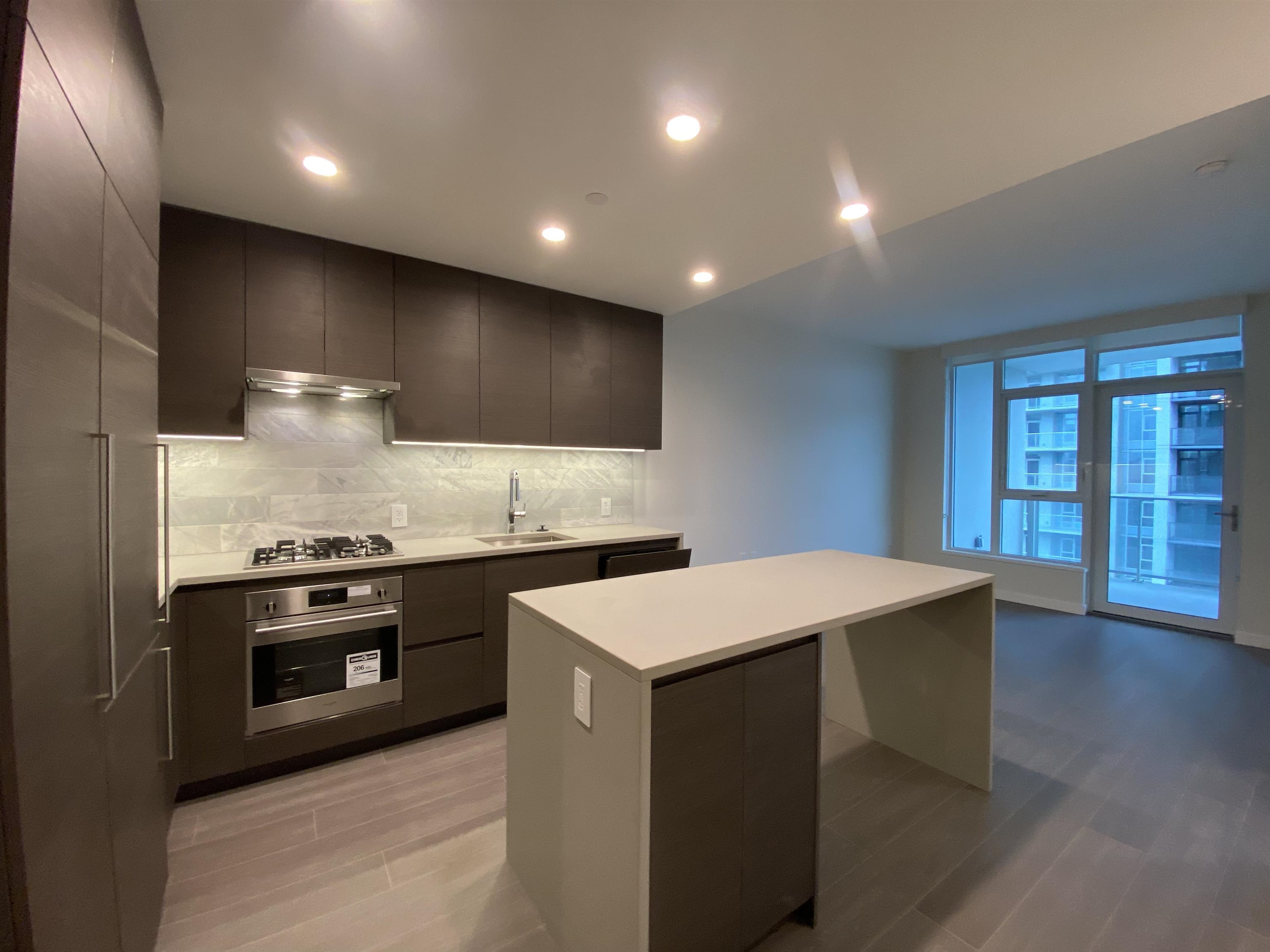 1803-4168 Lougheed Highway, Burnaby, BC, V5C 6A7 photo 2