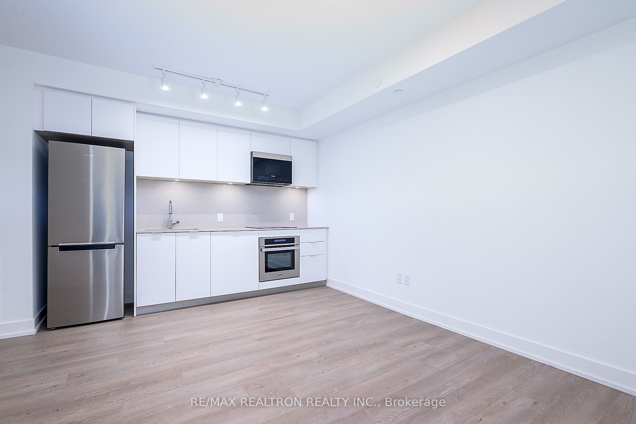 826-8 Cedarland Drive, Markham, ON, L6G 0H4 photo 3