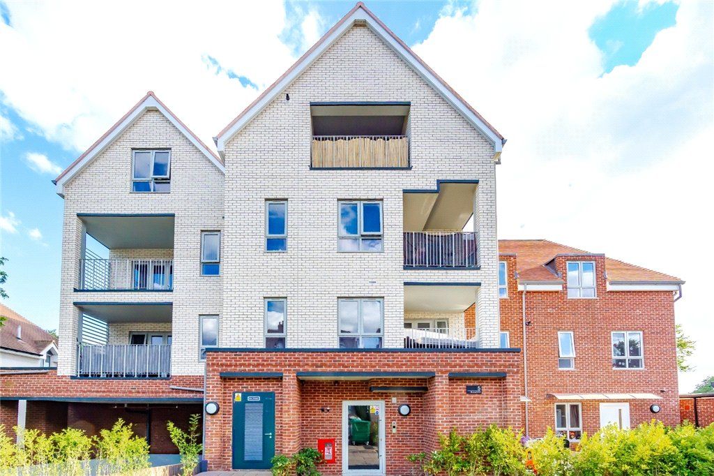 2 bed flat for saleRussell Hill, Purley CR8