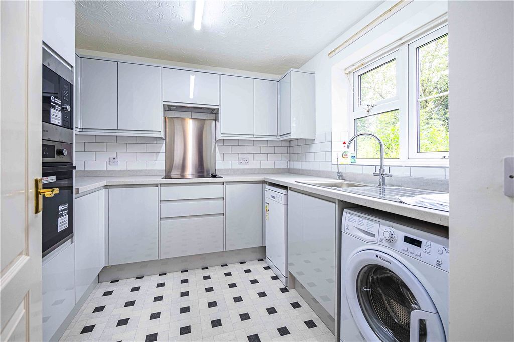 Additional image 2 of 2 bed flat for saleWatling Street, Radlett, Hertfordshire WD7
