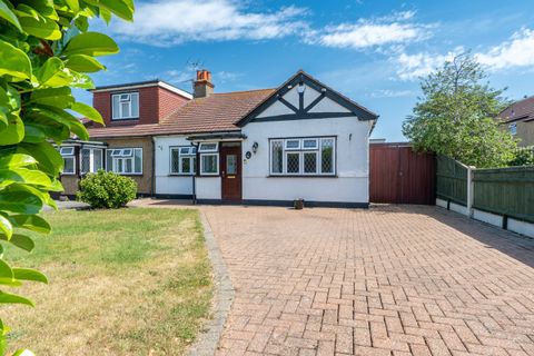 Woodmere Avenue, Shirley, Croydon CR0