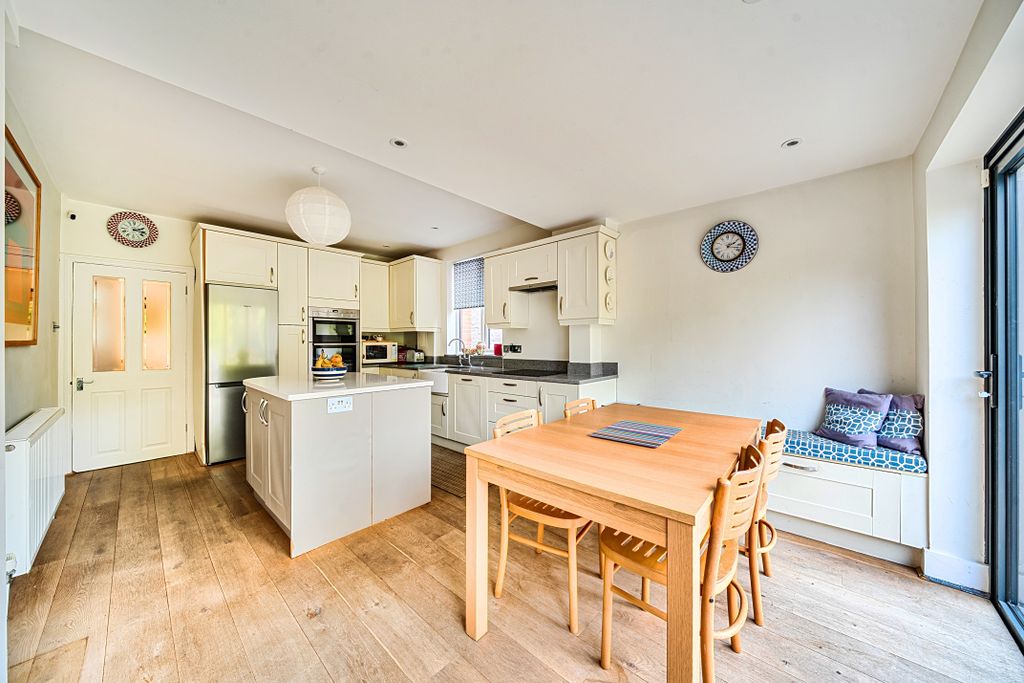 Additional image 10 of 4 bed detached house for saleFengates Road, Redhill RH1